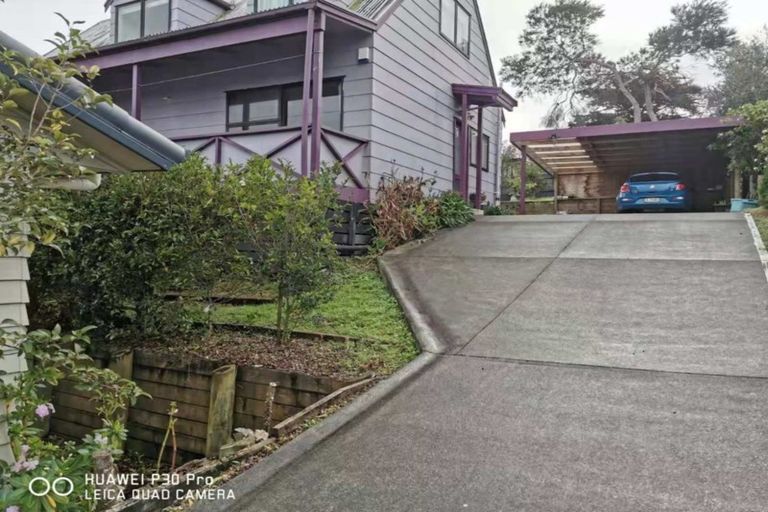 Photo of property in 18 Hueglow Rise, West Harbour, Auckland, 0618