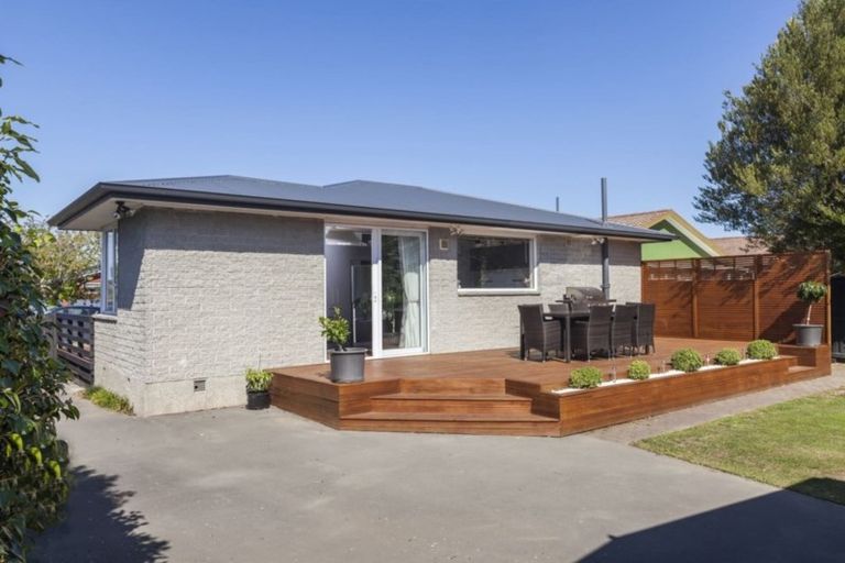 Photo of property in 19 Cotswold Avenue, Bishopdale, Christchurch, 8053