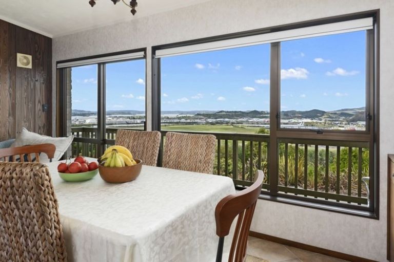 Photo of property in 27 Memorial Drive, Parahaki, Whangarei, 0112