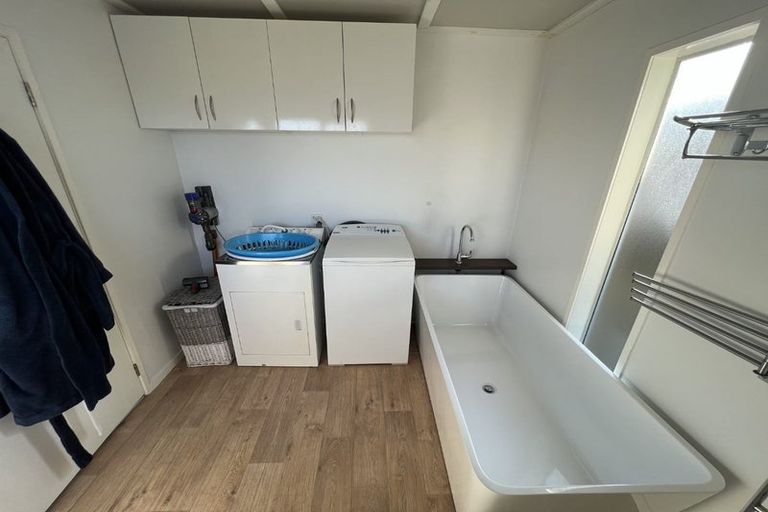 Photo of property in 1373 Whangaparaoa Road, Army Bay, Whangaparaoa, 0930