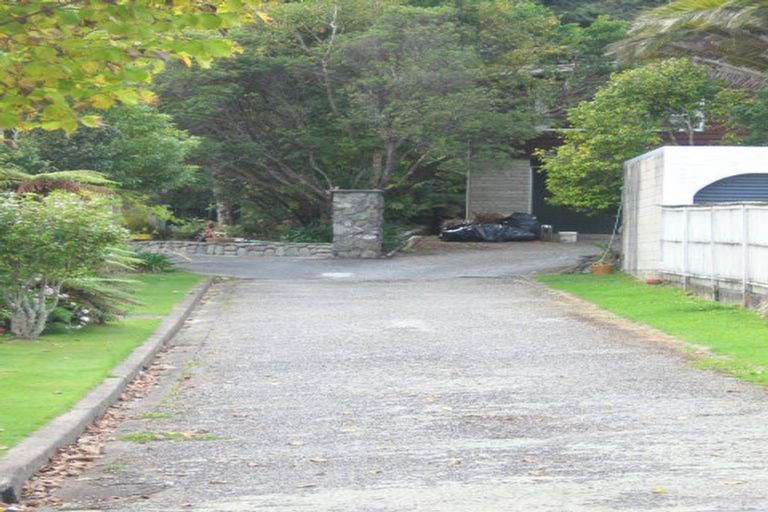 Photo of property in 51 Fendalton Crescent, Pinehaven, Upper Hutt, 5019