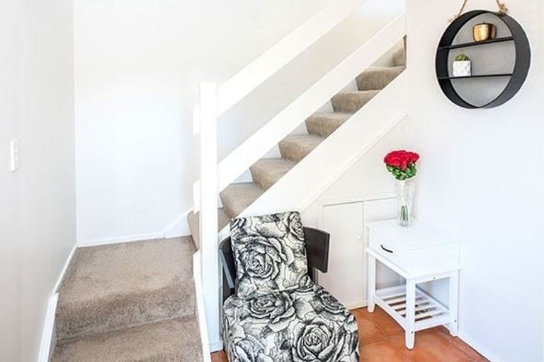 Photo of property in 2/13 Fairclough Road, Beach Haven, Auckland, 0626