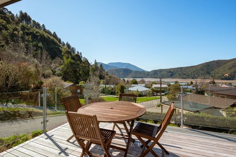 Photo of property in 2 Takorika Street, Havelock, 7100