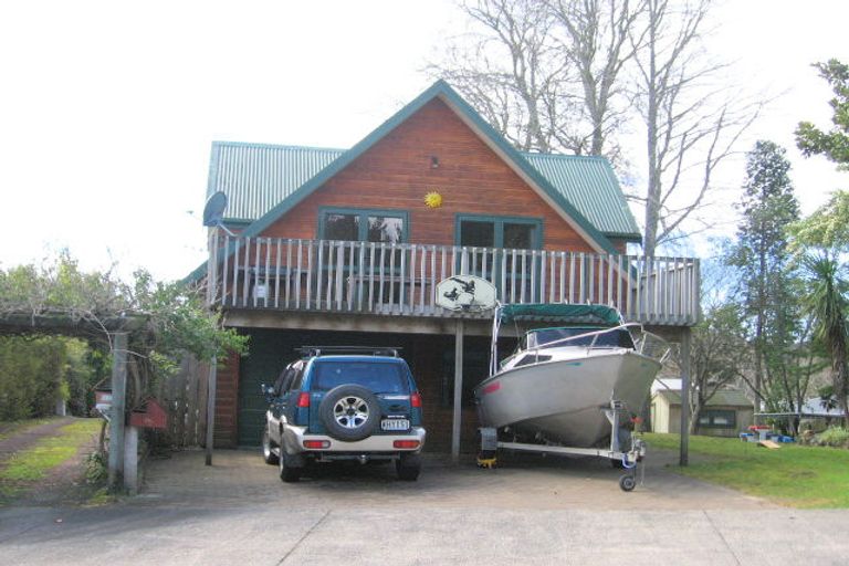 Photo of property in 116 Tirohanga Drive, Whangamata, 3620