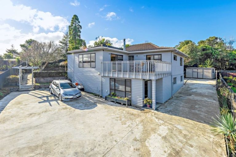 Photo of property in 25 Orinda Close, Botany Downs, Auckland, 2010