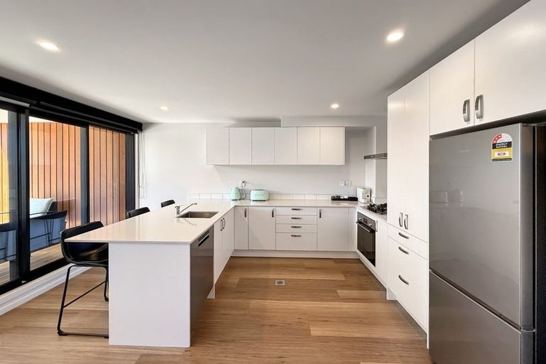 Photo of property in 56 Rangiora Avenue, Kaiwharawhara, Wellington, 6035