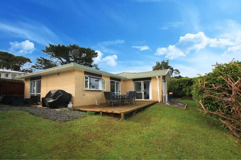 Photo of property in 28 Lynwood Road, New Lynn, Auckland, 0600