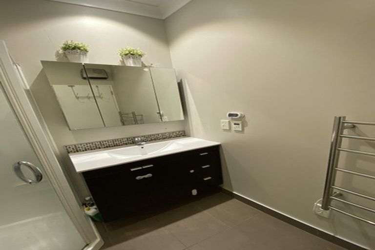 Photo of property in 12 Gifford Grove, Churton Park, Wellington, 6037