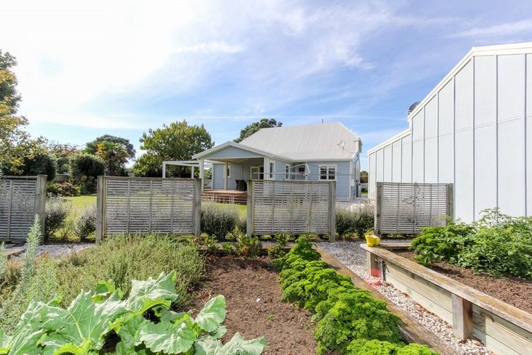 Photo of property in 11 Onaero Beach Road, Onaero, Waitara, 4383