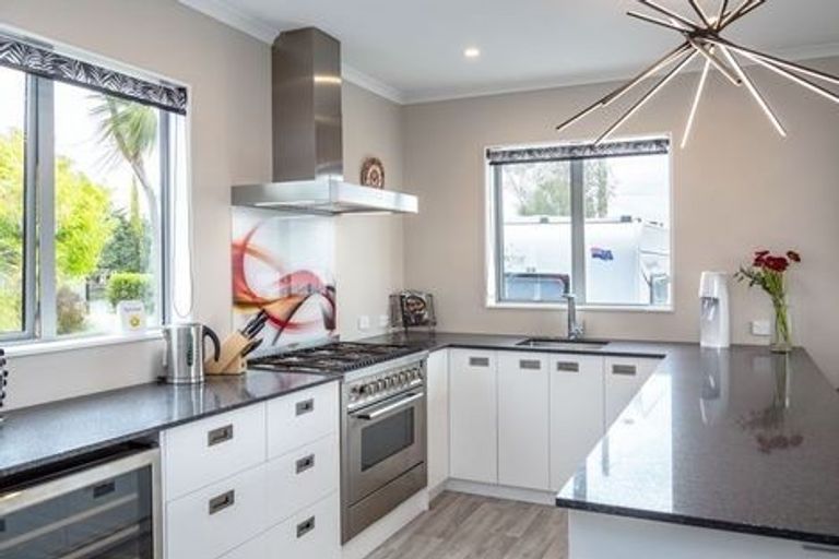 Photo of property in 15a Esther Street, Martinborough, 5711