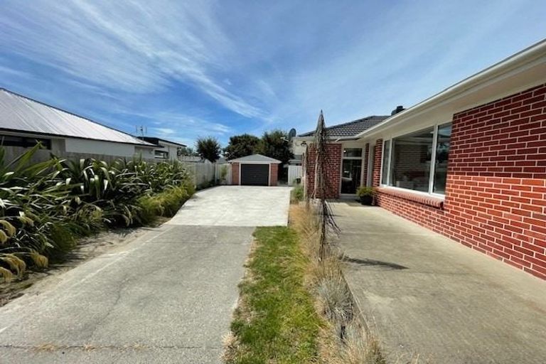 Photo of property in 6 Sevenoaks Drive, Bryndwr, Christchurch, 8053