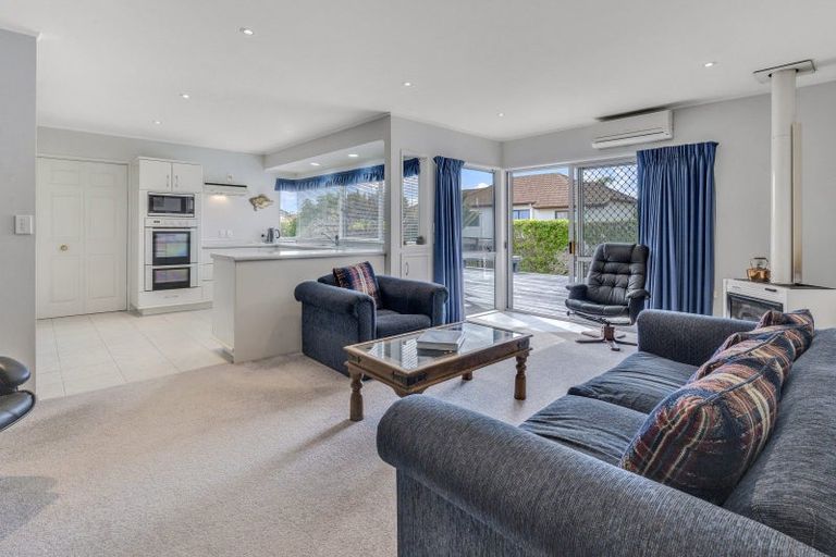 Photo of property in 18 Simmental Crescent, Somerville, Auckland, 2014