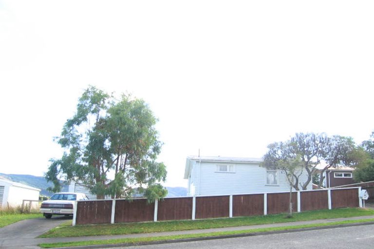 Photo of property in 5 Mount Marua Way, Timberlea, Upper Hutt, 5018