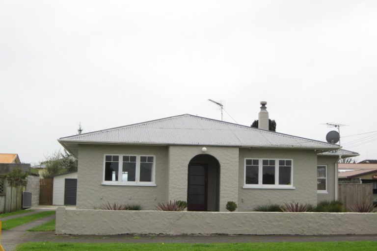 Photo of property in 18 Brookes Terrace, Waitara, 4320