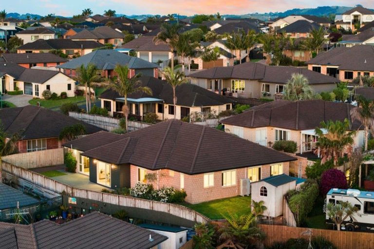 Photo of property in 6 Waynes Place, Pukekohe, 2120