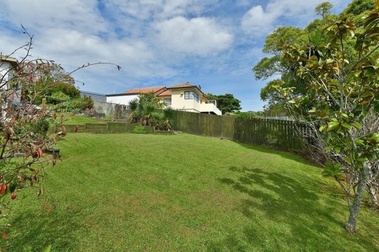Photo of property in 21 Charlotte Street, Stanmore Bay, Whangaparaoa, 0932
