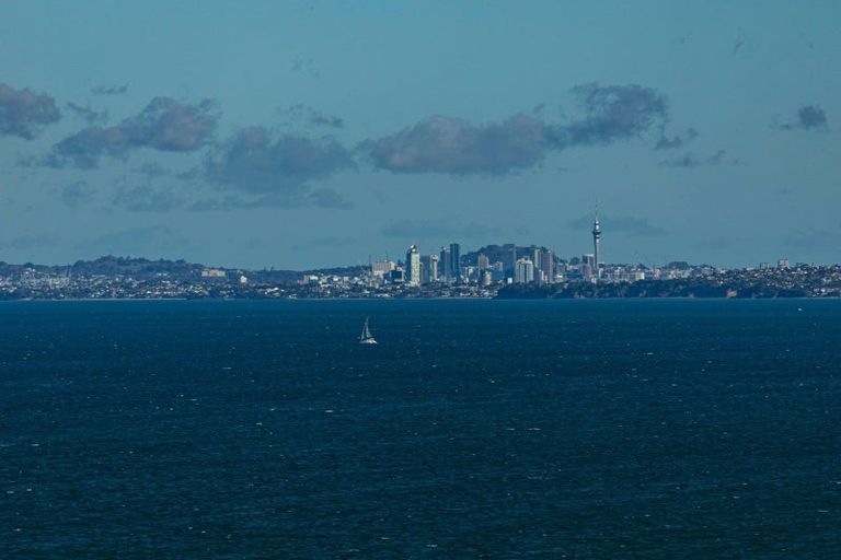 Photo of property in 65 Roberts Road, Matakatia, Whangaparaoa, 0930