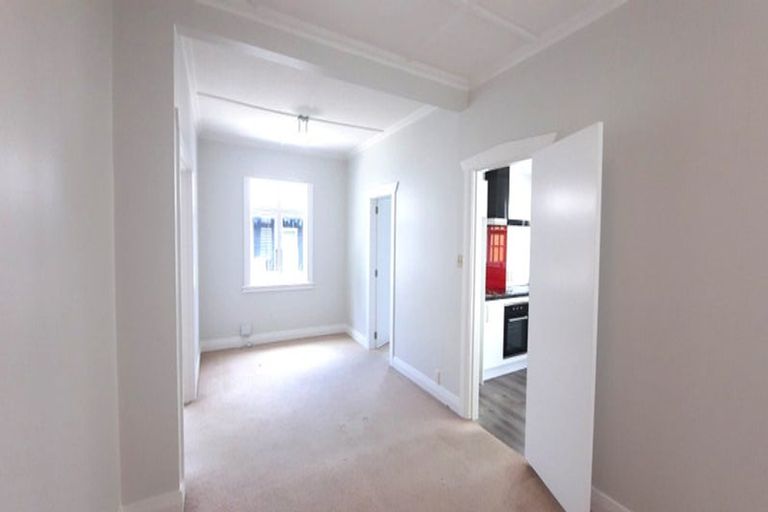Photo of property in 4 Rotherham Terrace, Miramar, Wellington, 6022