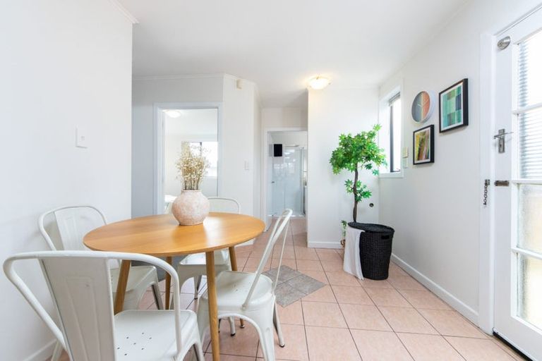 Photo of property in 44 Margate Road, Blockhouse Bay, Auckland, 0600