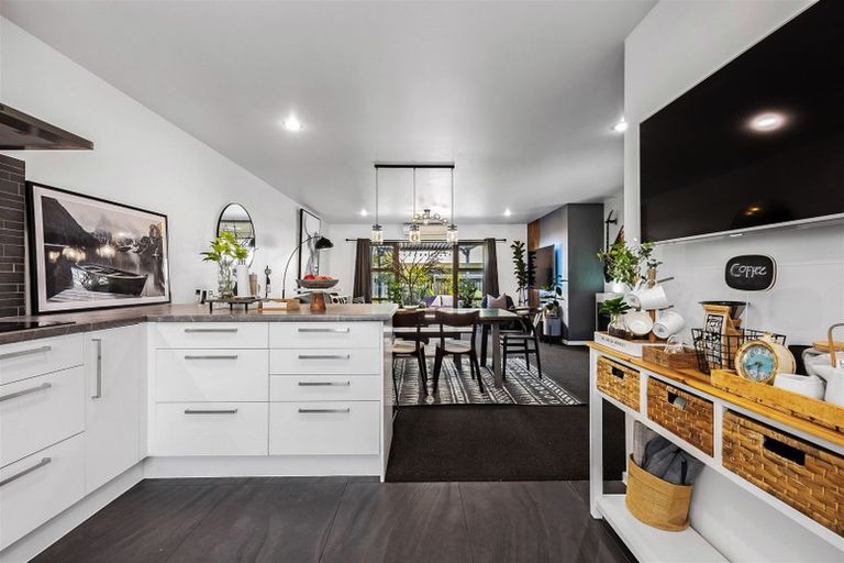 Photo of property in 3/75 Burke Street, Addington, Christchurch, 8024