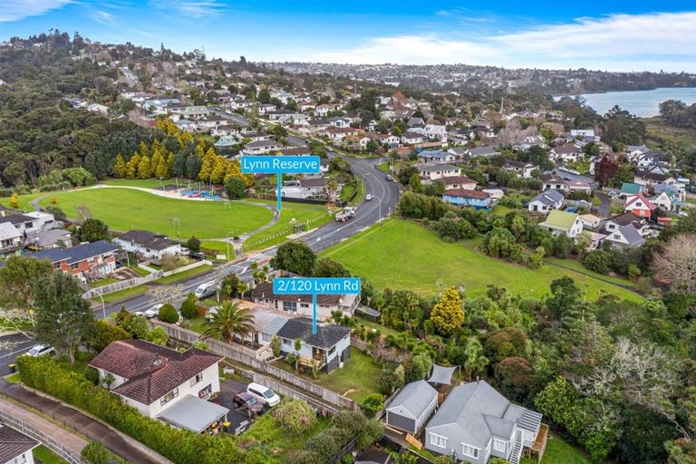 Photo of property in 2/120 Lynn Road, Bayview, Auckland, 0629