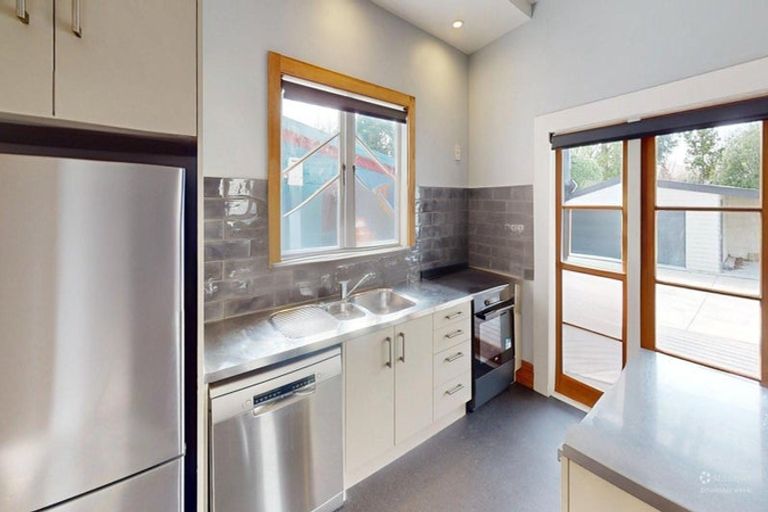 Photo of property in 9 Hereford Street, West End, Palmerston North, 4410