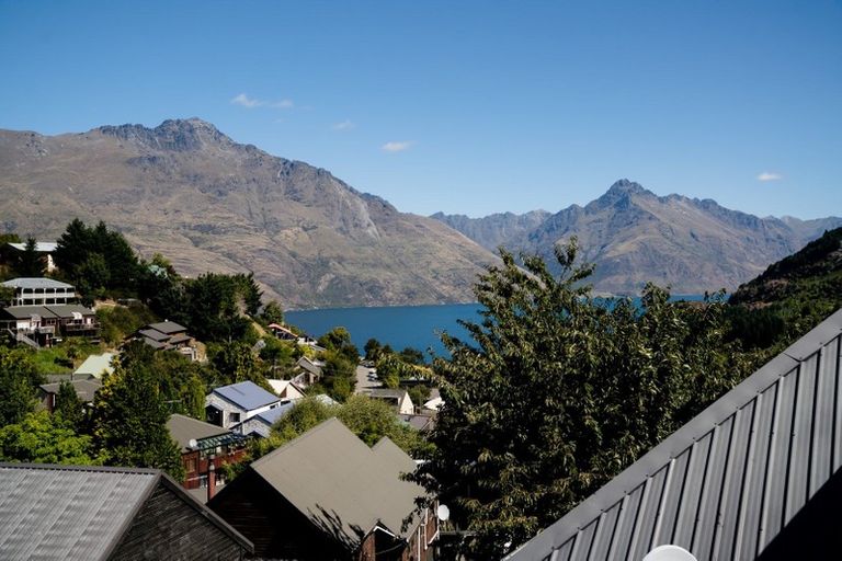 Photo of property in 4a Dart Place, Fernhill, Queenstown, 9300