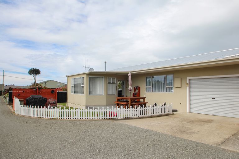 Photo of property in 8a Kenilworth Road, Oamaru North, Oamaru, 9400