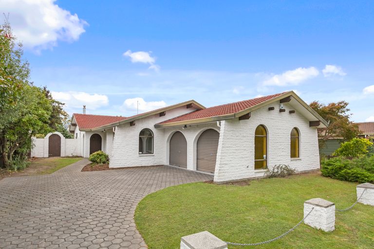 Photo of property in 28 Montclare Avenue, Ilam, Christchurch, 8041