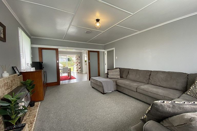 Photo of property in 1 Kegworth Street, Eltham, 4322