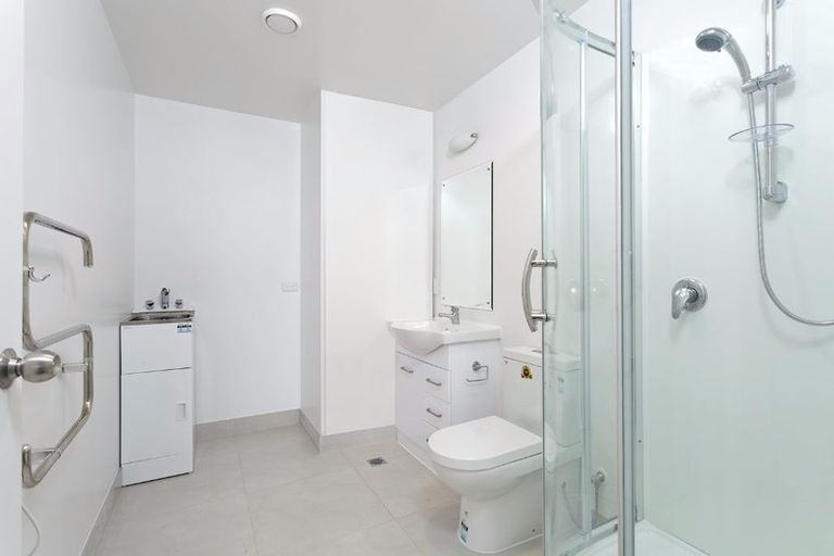 Photo of property in 8/26 Railway Street West, Papakura, 2110