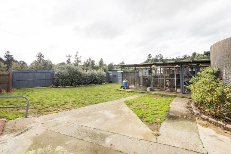 Photo of property in 12 Lagoon Road, Rangiwahia, Kimbolton, 4774