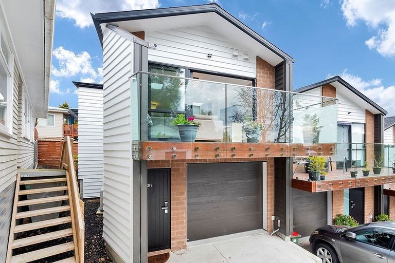 Photo of property in 39c Keegan Drive, Massey, Auckland, 0614