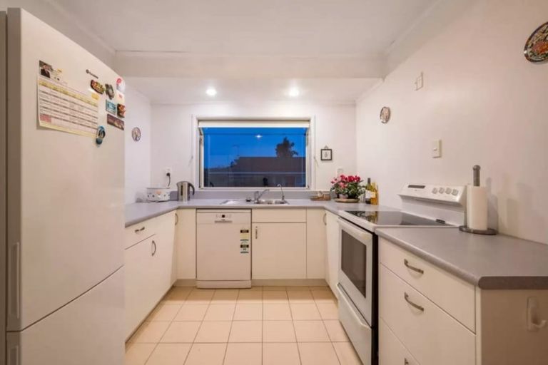 Photo of property in 2/171 Pigeon Mountain Road, Half Moon Bay, Auckland, 2012