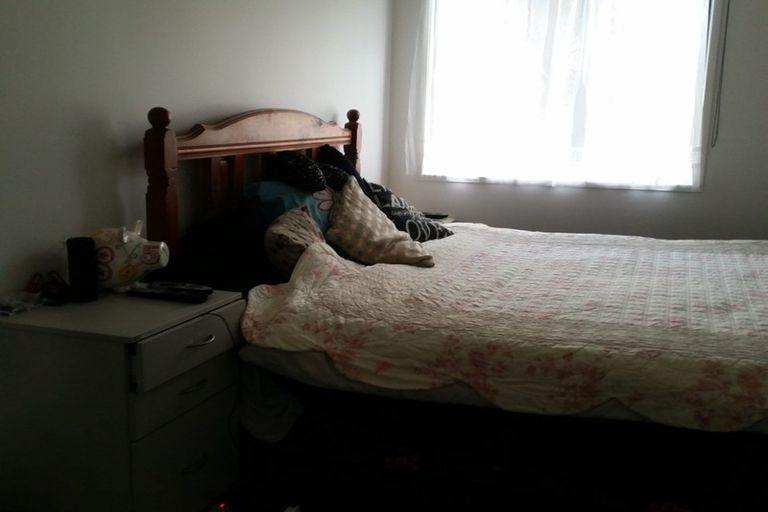 Photo of property in 57 Holmes Drive South, Massey, Auckland, 0614