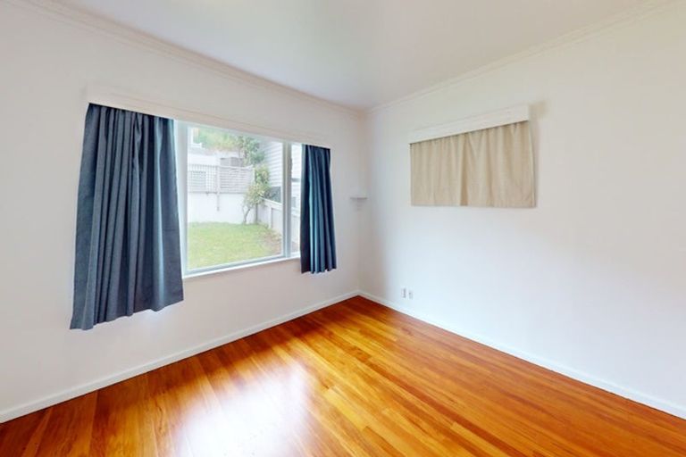 Photo of property in 18 Cavendish Square, Strathmore Park, Wellington, 6022