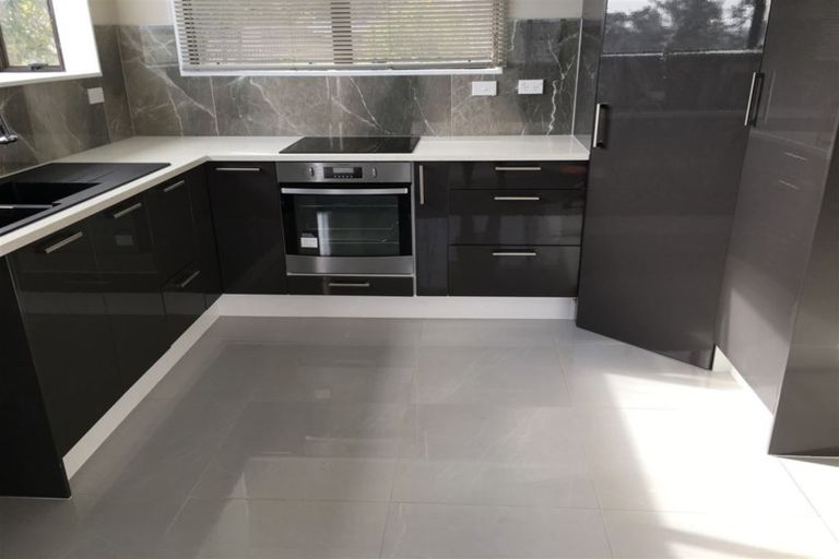 Photo of property in 33 Danube Lane, Glen Eden, Auckland, 0602