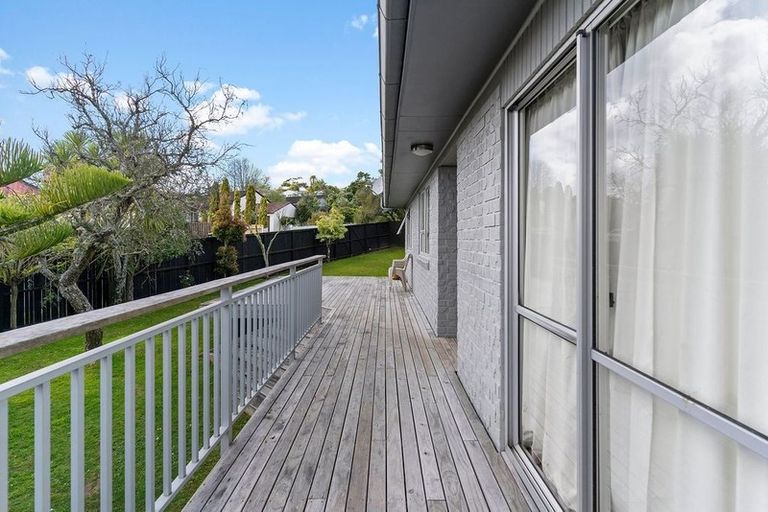 Photo of property in 12 Devonshire Road, Unsworth Heights, Auckland, 0632
