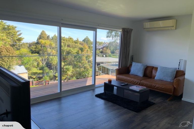 Photo of property in 111 Pupuke Road, Northcote, Auckland, 0627