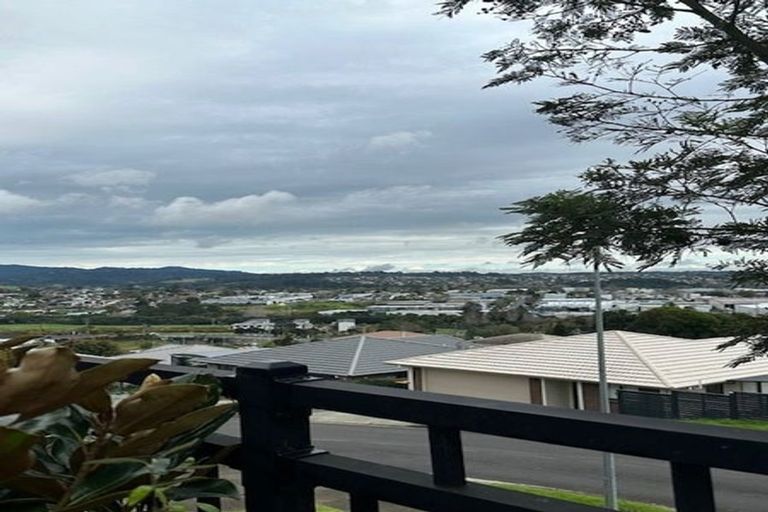 Photo of property in 4/22 Denver Avenue, Sunnyvale, Auckland, 0612