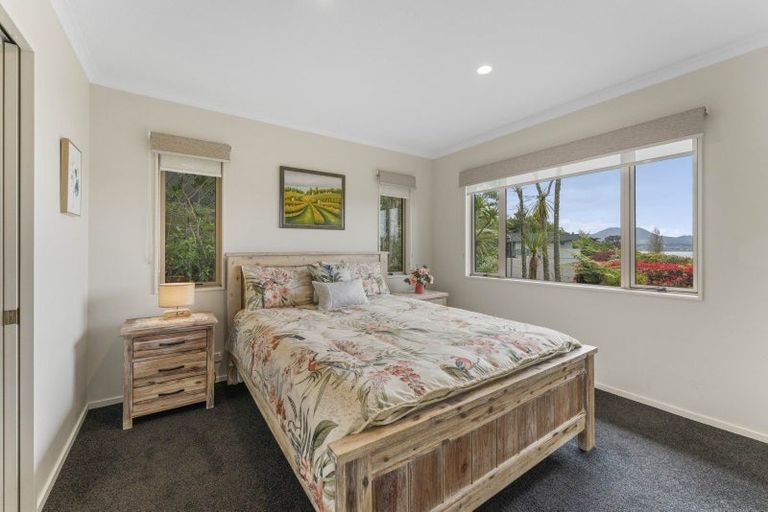 Photo of property in 19 Te Urunga Place, Acacia Bay, Taupo, 3330