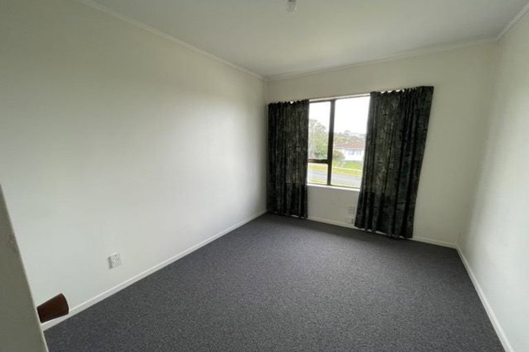 Photo of property in 12 Sumich Place, West Harbour, Auckland, 0618