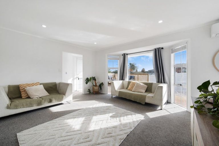 Photo of property in 1/3 Benygloe Place, Highland Park, Auckland, 2010