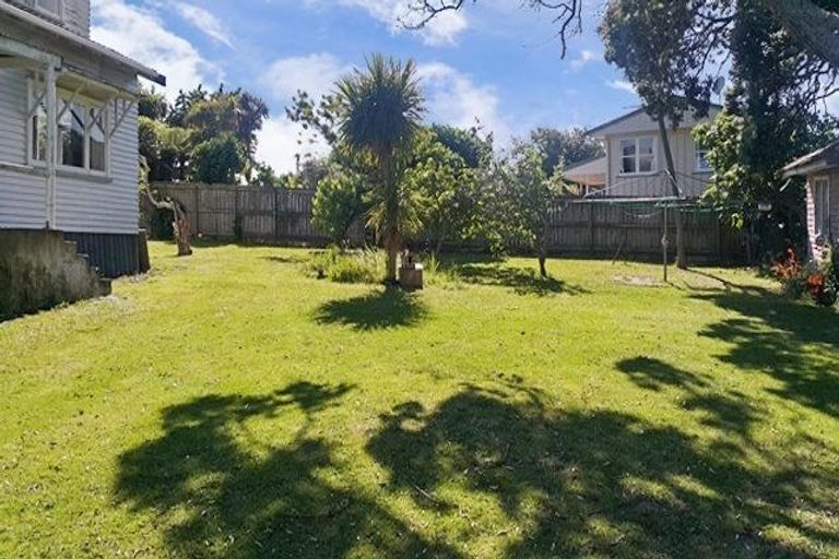 Photo of property in 10 Roys Road, Weymouth, Auckland, 2103