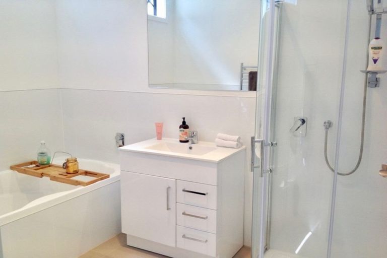 Photo of property in 10 Kitchener Terrace, Moturoa, New Plymouth, 4310