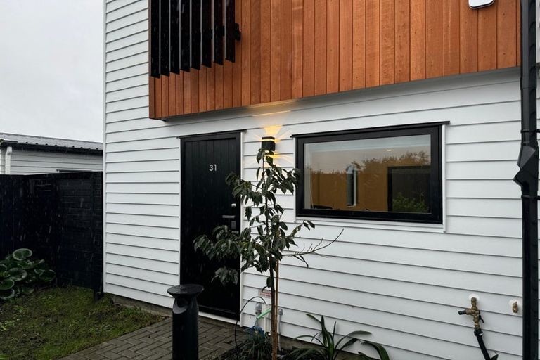 Photo of property in 31 Windy Ridge Road, Glenfield, Auckland, 0629