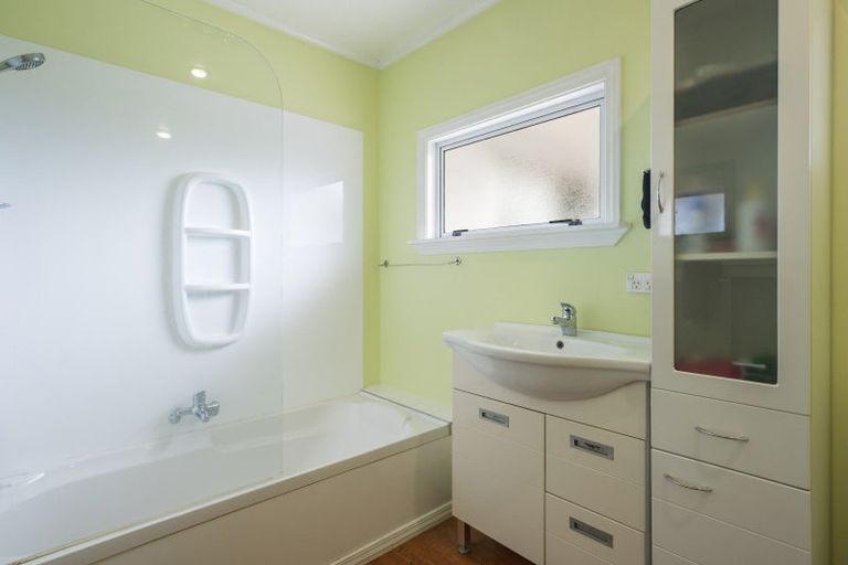 Photo of property in 32 Tennyson Crescent, Stoke, Nelson, 7011