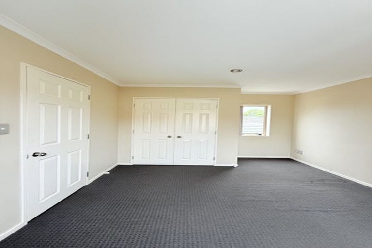 Photo of property in 2 Tavua Lane, Ranui, Auckland, 0612