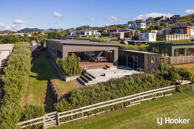 Photo of property in 4 Tohora View, Waihi Beach, 3611