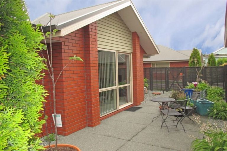 Photo of property in 2/17 Hansons Lane, Upper Riccarton, Christchurch, 8041